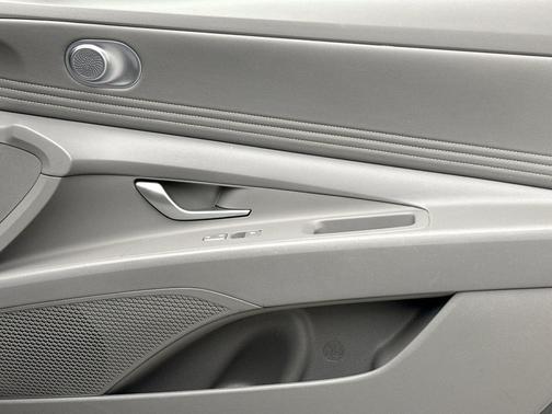 Ecotronic Gray 2025 Hyundai ELANTRA SEL