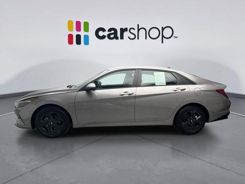 Fluid Metal 2023 Hyundai ELANTRA SEL