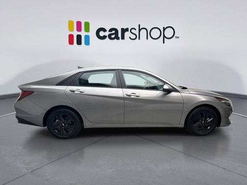 Fluid Metal 2023 Hyundai ELANTRA SEL