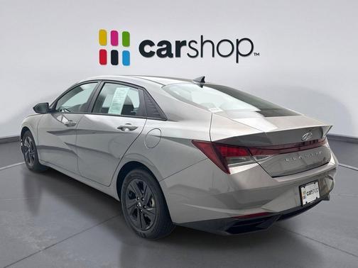 Fluid Metal 2023 Hyundai ELANTRA SEL