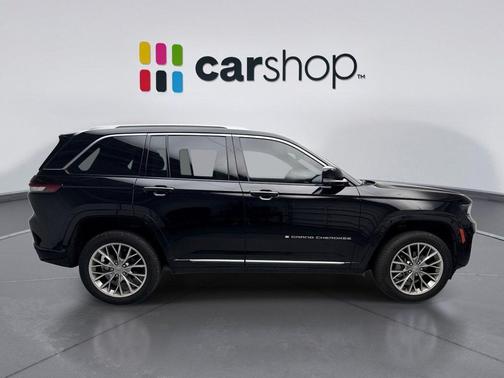 Diamond Black Crystal Pearlcoat 2023 Jeep Grand Cherokee Summit