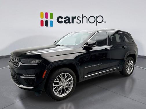 Diamond Black Crystal Pearlcoat 2023 Jeep Grand Cherokee Summit