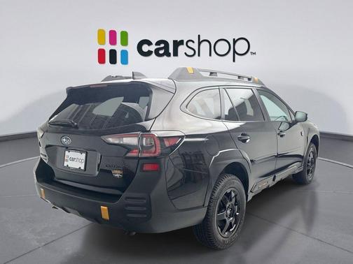 Crystal Black Silica 2022 Subaru Outback Wilderness