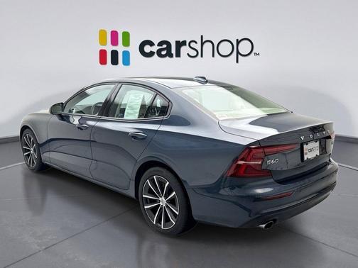 2021 Volvo S60 T5 Momentum