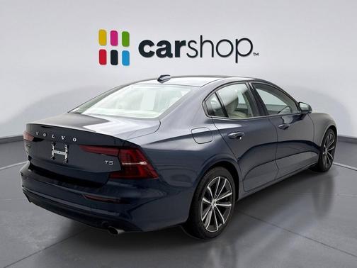 2021 Volvo S60 T5 Momentum
