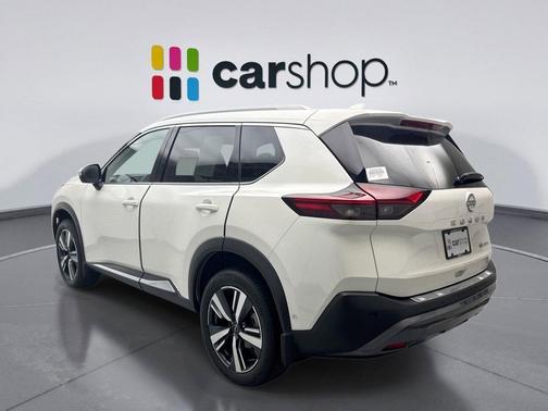 Pearl White Tricoat 2023 Nissan Rogue SL