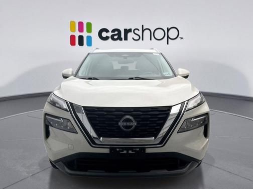 Pearl White Tricoat 2023 Nissan Rogue SL
