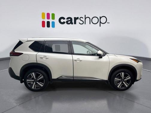 Pearl White Tricoat 2023 Nissan Rogue SL