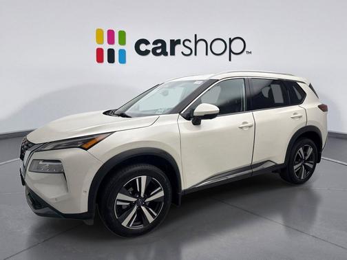 Pearl White Tricoat 2023 Nissan Rogue SL
