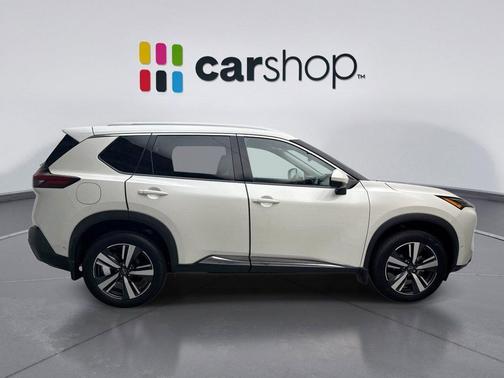 Pearl White Tricoat 2023 Nissan Rogue SL