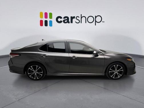 2019 Toyota Camry Hybrid SE