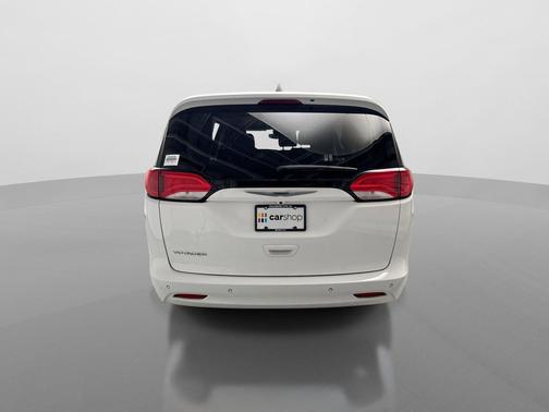 2021 Chrysler Voyager L