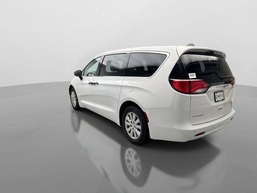 2021 Chrysler Voyager L