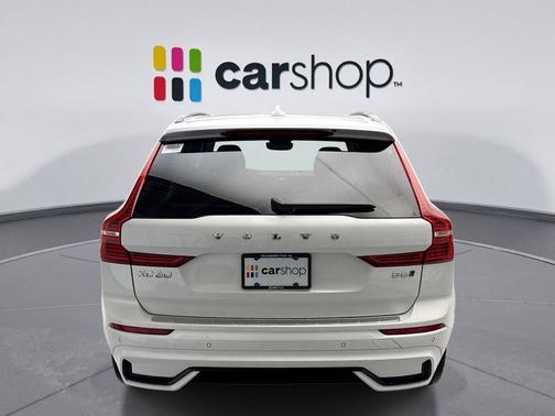 2023 Volvo XC60 B6 Ultimate Dark Theme