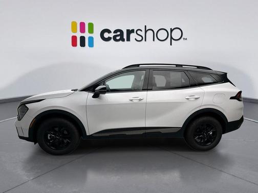 Glacier White Pearl/Ebony Black Roof 2024 Kia Sportage S