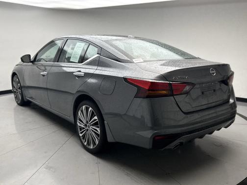 Gun Metallic 2024 Nissan Altima 2.5 SL