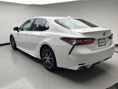 Ice Cap 2023 Toyota Camry SE