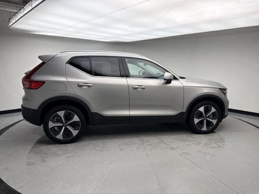 Silver Dawn 2024 Volvo XC40 B5 Plus Bright Theme