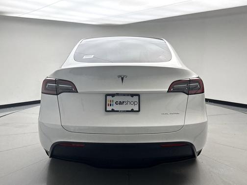 Pearl White 2023 Tesla Model Y Long Range Dual Motor All-Wheel Drive