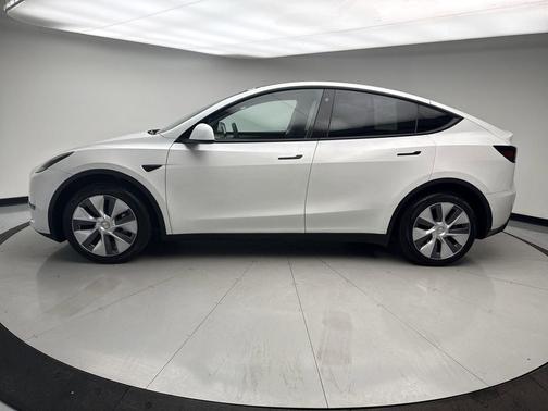 Pearl White 2023 Tesla Model Y Long Range Dual Motor All-Wheel Drive