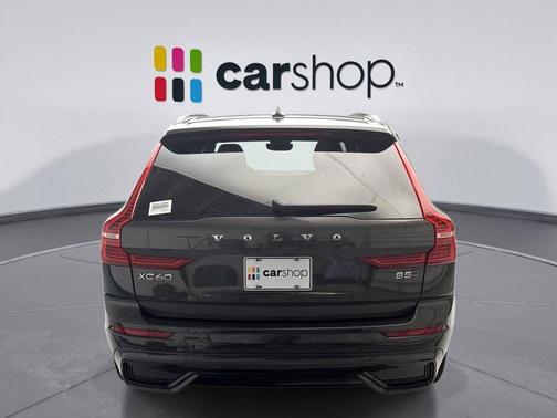 2023 Volvo XC60 B5 Plus Dark Theme