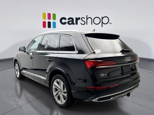 Mythos Black Metallic 2023 Audi Q7 45 Premium
