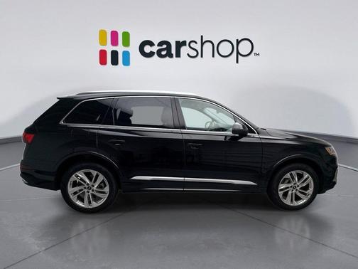 Mythos Black Metallic 2023 Audi Q7 45 Premium