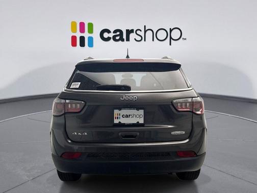 Granite Crystal Metallic Clearcoat 2019 Jeep Compass Latitude