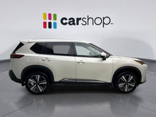 Pearl White Tricoat 2023 Nissan Rogue SL
