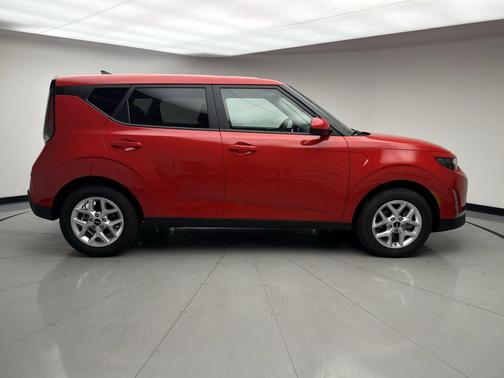 Inferno Red 2025 Kia Soul LX