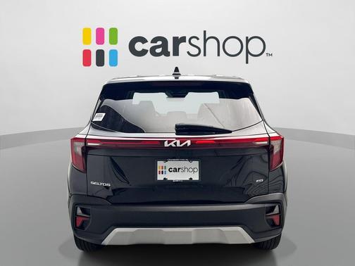 Fusion Black 2024 Kia Seltos LX