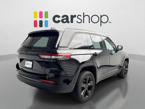 Diamond Black Crystal Pearlcoat 2023 Jeep Grand Cherokee Altitude