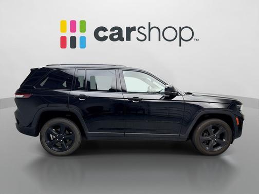 Diamond Black Crystal Pearlcoat 2023 Jeep Grand Cherokee Altitude
