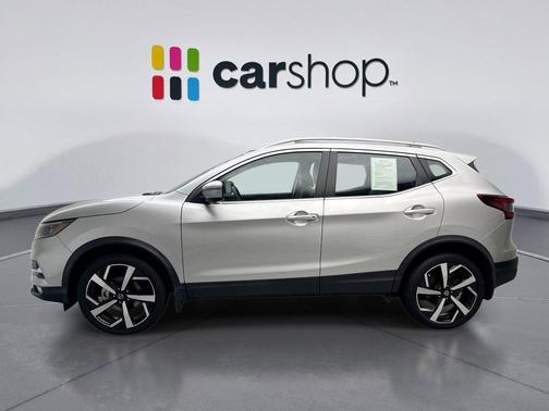 Brilliant Silver Metallic 2022 Nissan Rogue Sport SL