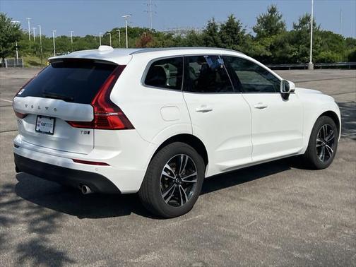 2020 Volvo XC60 T5 Momentum