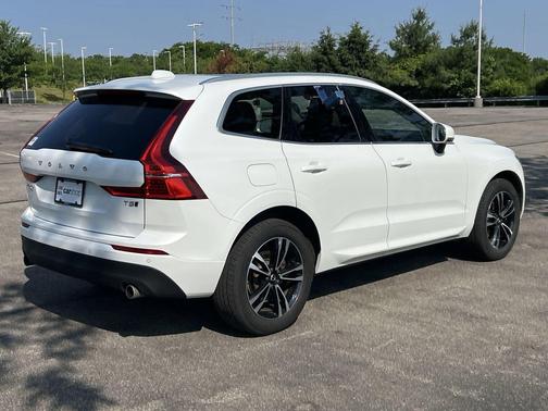 2020 Volvo XC60 T5 Momentum
