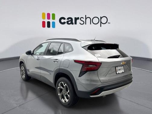 Sterling Gray Metallic 2026 Chevrolet Trax LT