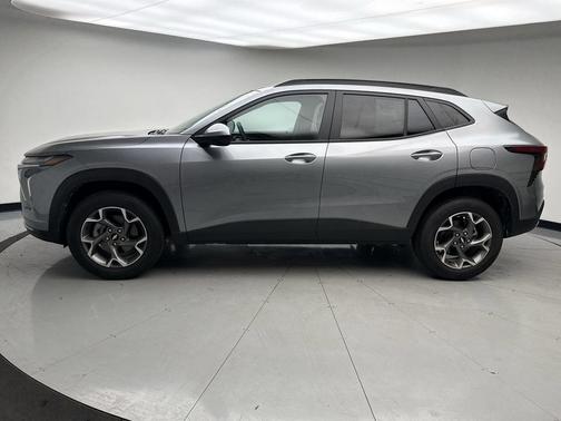 Sterling Gray Metallic 2026 Chevrolet Trax LT