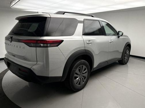 Brilliant Silver Metallic 2025 Nissan Pathfinder SV 4WD