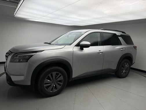 Brilliant Silver Metallic 2025 Nissan Pathfinder SV 4WD