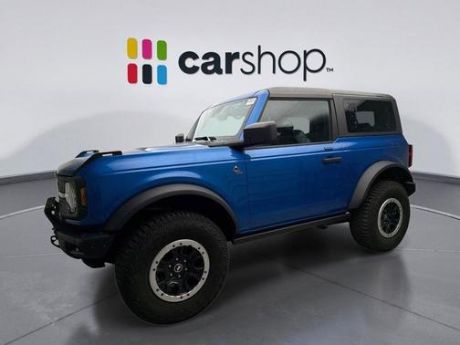 VELOCITY BLUE METALLIC 2023 Ford Bronco Black Diamond