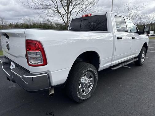 2023 RAM 2500 Tradesman Crew Cab 4x4 6'4' Box