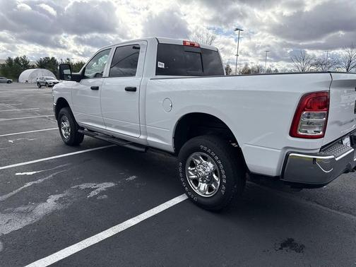 2023 RAM 2500 Tradesman Crew Cab 4x4 6'4' Box