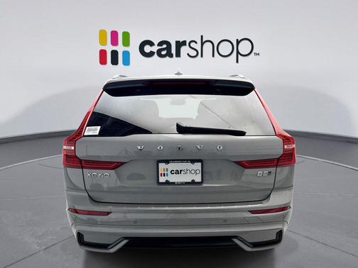 Vapour Grey Metallic 2024 Volvo XC60 B5 Core Dark Theme