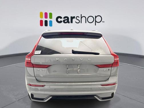 Vapour Grey Metallic 2024 Volvo XC60 B5 Core Dark Theme