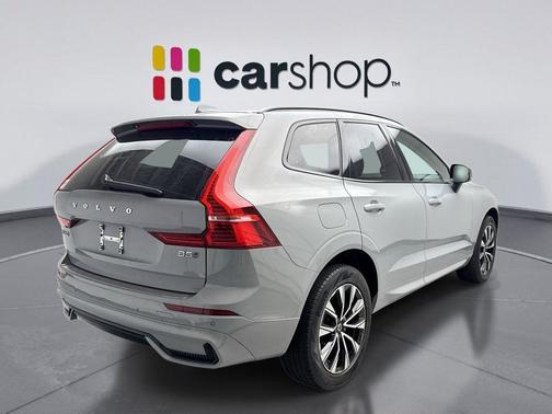 Vapour Grey Metallic 2024 Volvo XC60 B5 Core Dark Theme