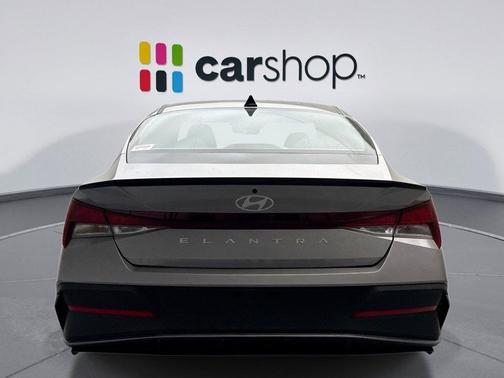 Fluid Metal 2025 Hyundai ELANTRA Sport