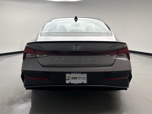 Fluid Metal 2025 Hyundai ELANTRA Sport