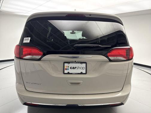 2020 Chrysler Pacifica Touring