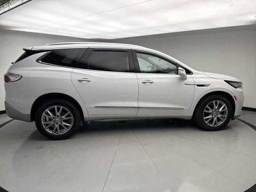 2023 Buick Enclave Essence AWD